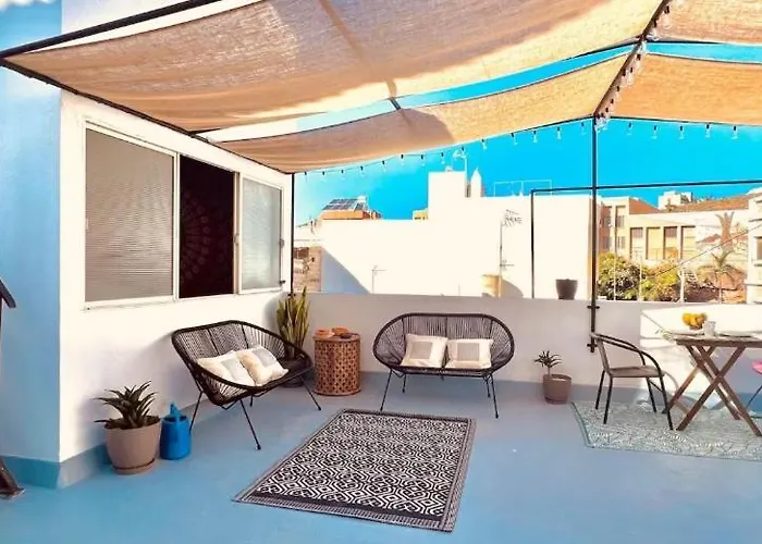 Comfy Design Isleta Near The Apartment